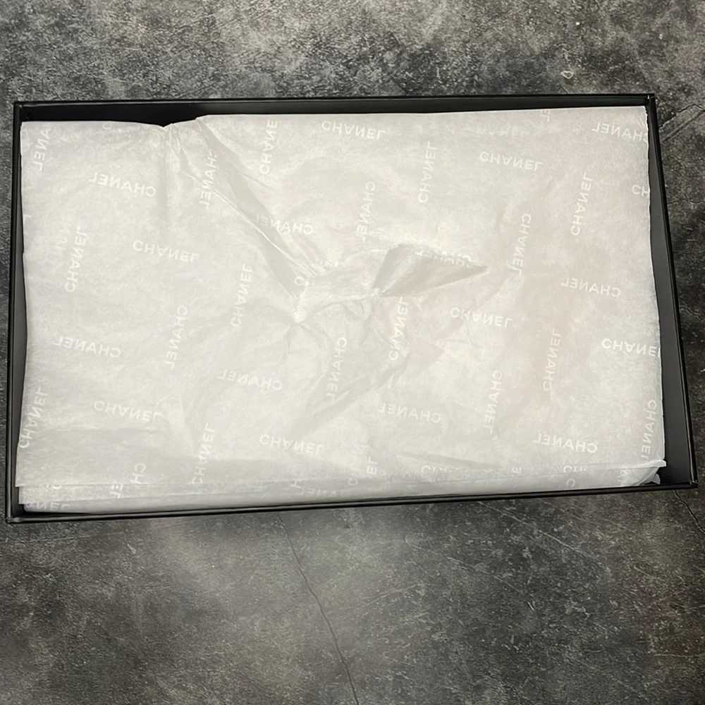 Authentic Chanel Gift Box - Picture 3 of 4